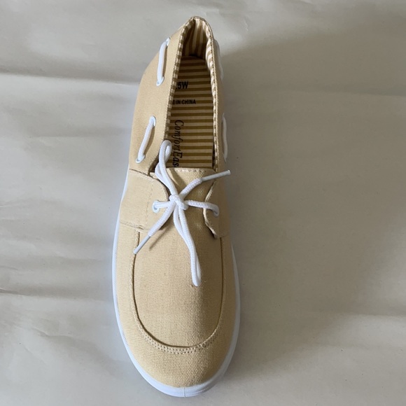 Comfort Ease slip on size 8.5 - Picture 2 of 5